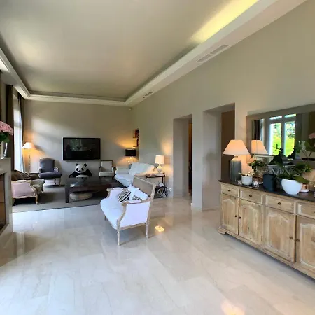 Villa Bret A *